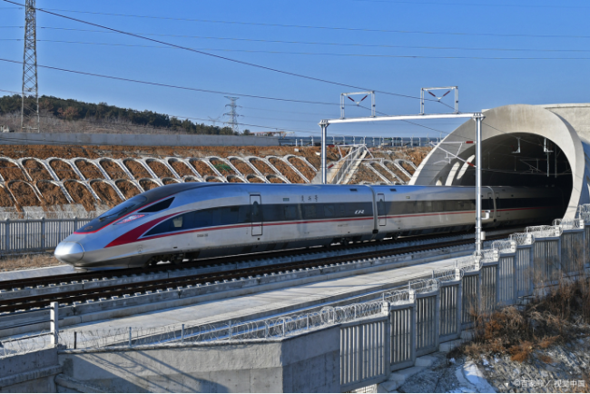 驶向分享的异日：高铁时间的文化传播新范式